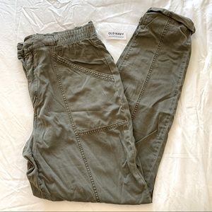 NWT Old Navy High-Waisted Garment-Dyed Utility Pants in Arboretum size M tall